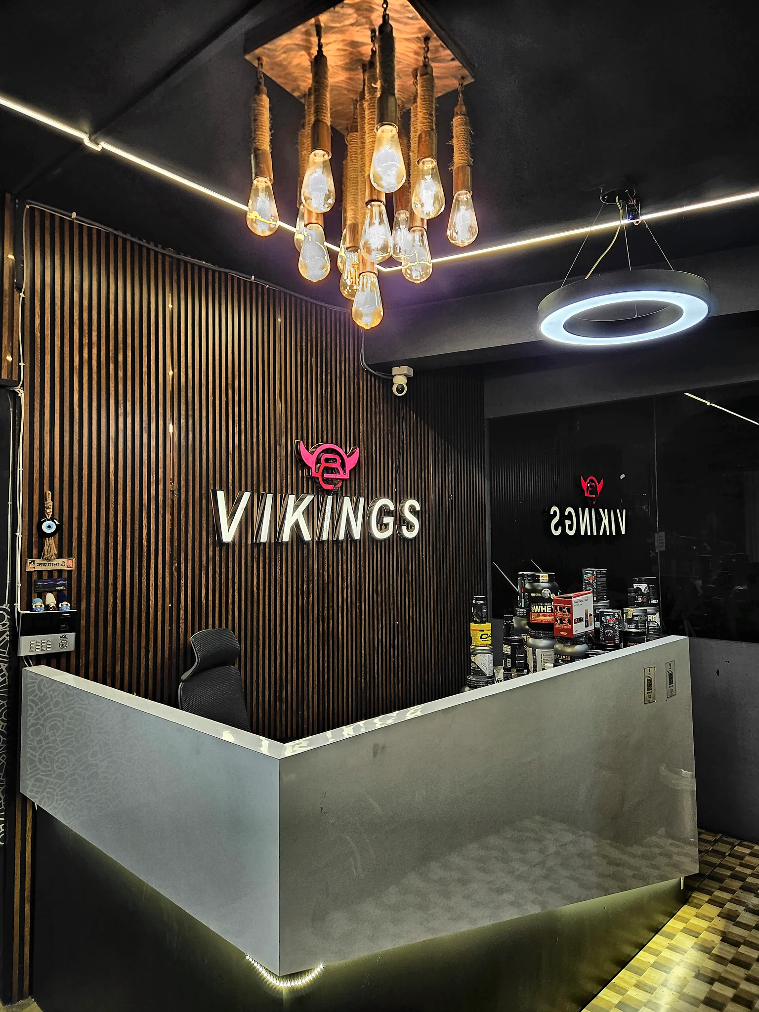 Front Desk & Consultation Desk